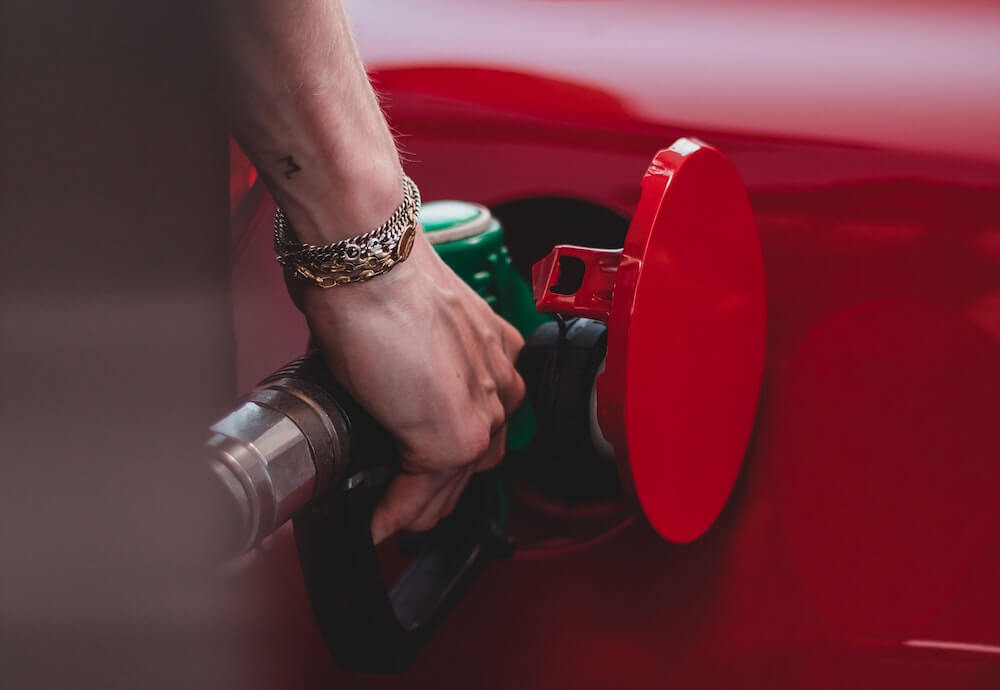 Does harsh braking and accelerating increase fuel consumption